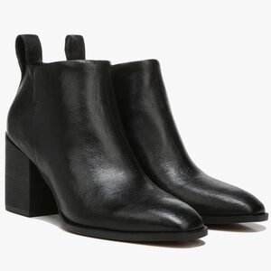 Vionic Lyssa Leather Heeled Boots